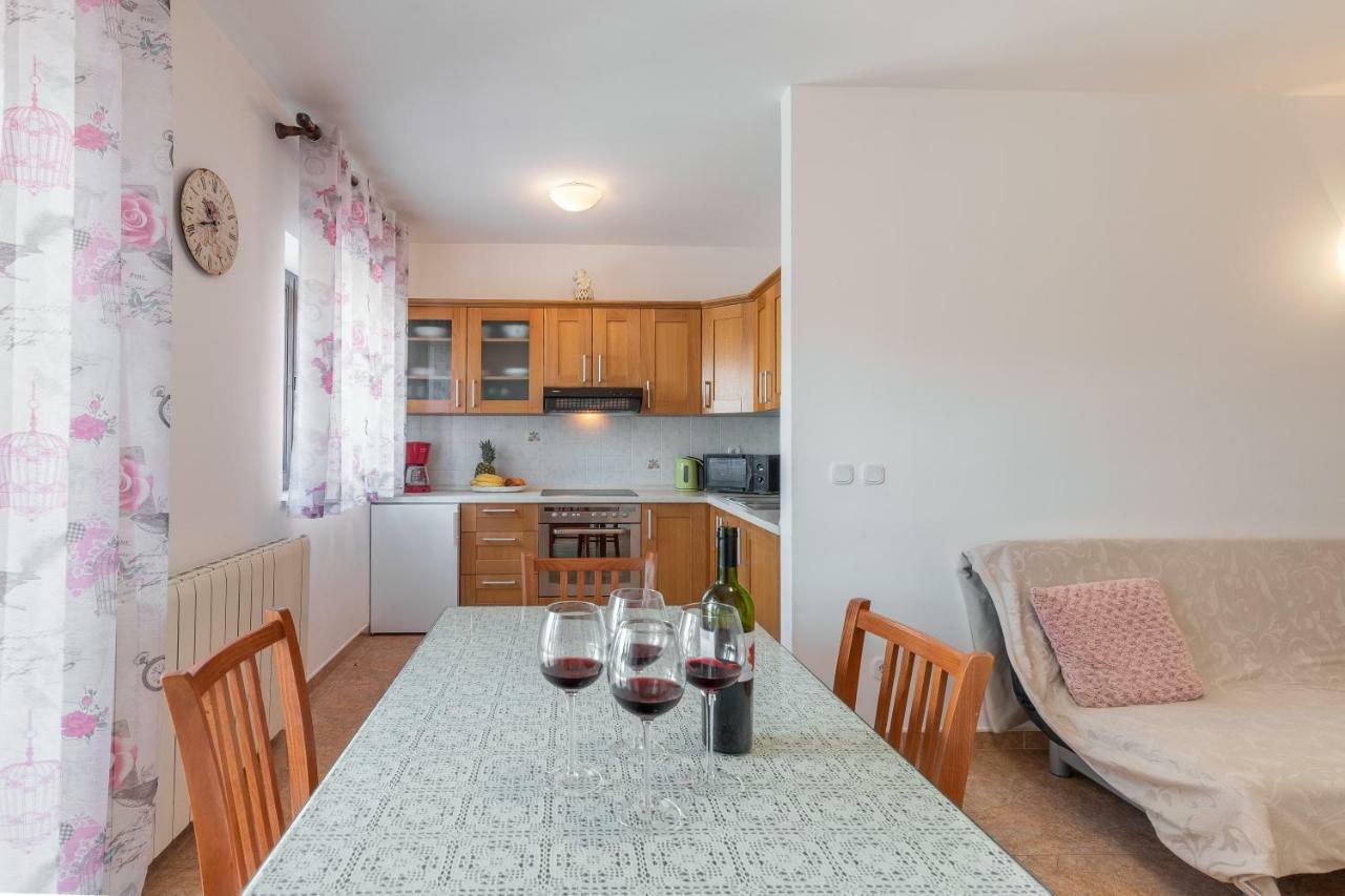 Apartments Prekalj Porec Bagian luar foto