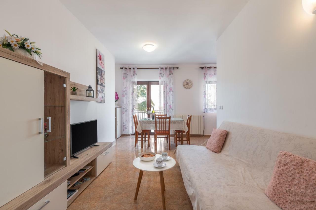 Apartments Prekalj Porec Bagian luar foto